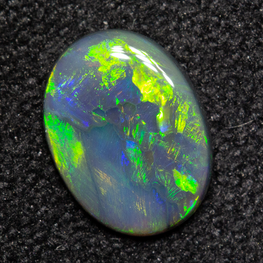 0.40 ct black opal 7.1×5.3×1.6mm